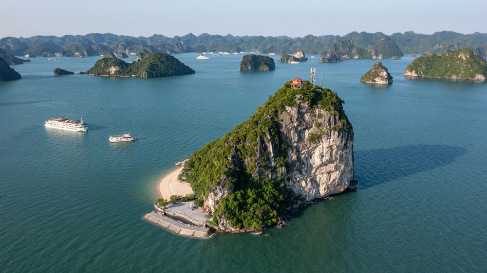 Titop Island, one of the main highlights on the Ha Long Bay route.
