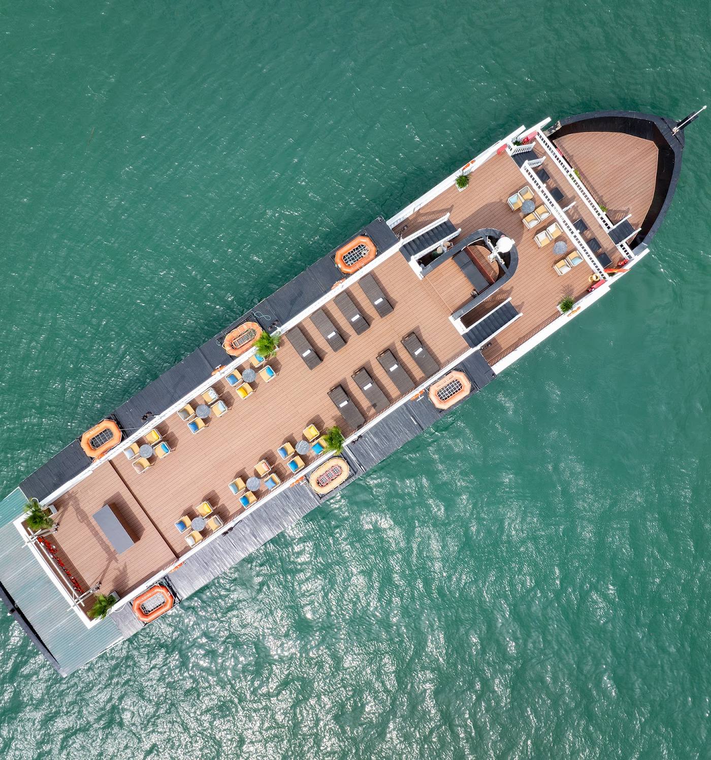 Cozy Bay Grand Cruise