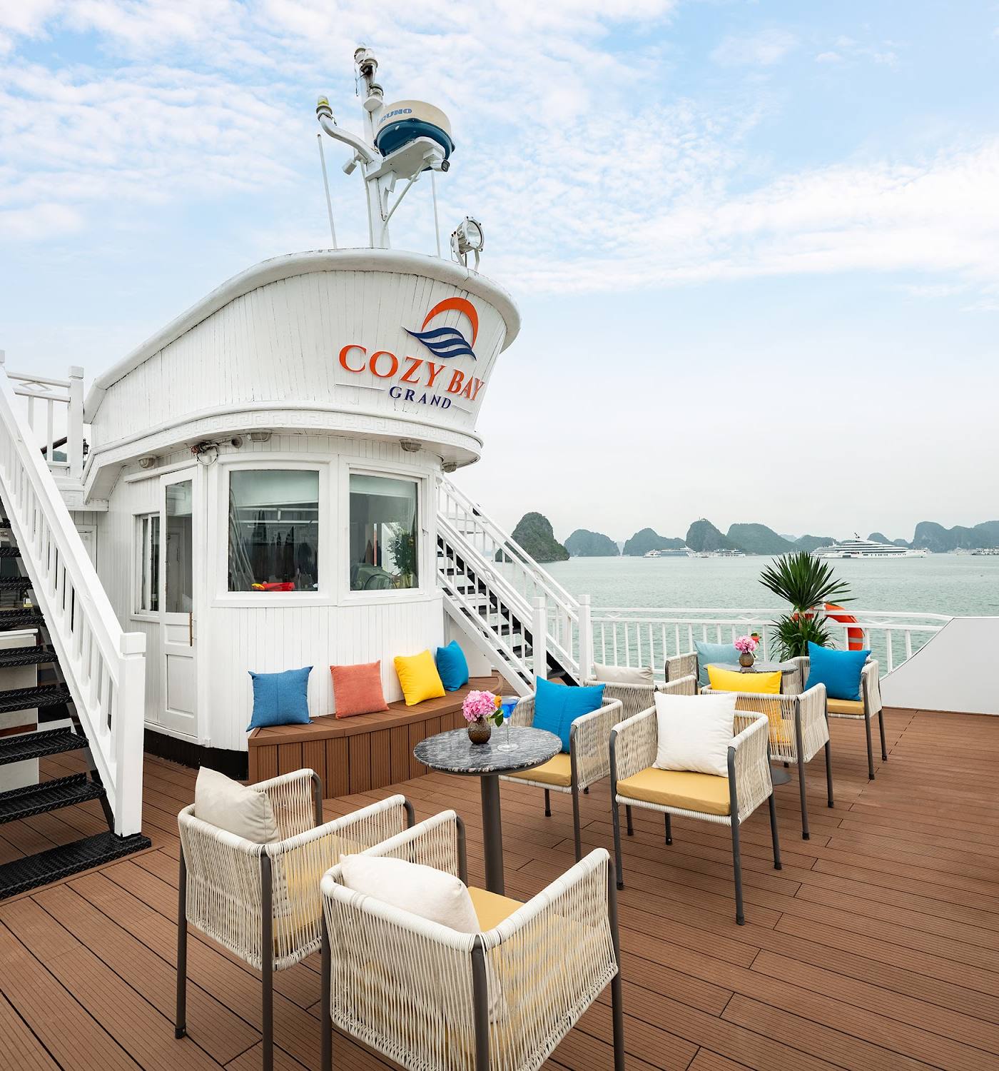 Cozy Bay Grand Cruise