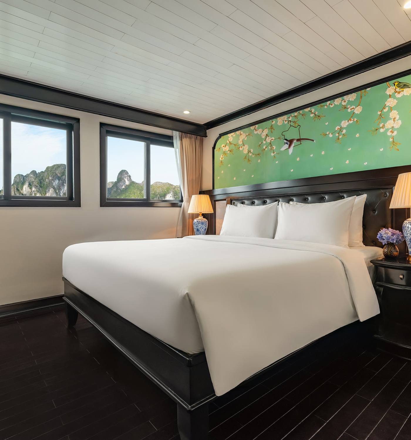 Cozy Bay Grand Cruise