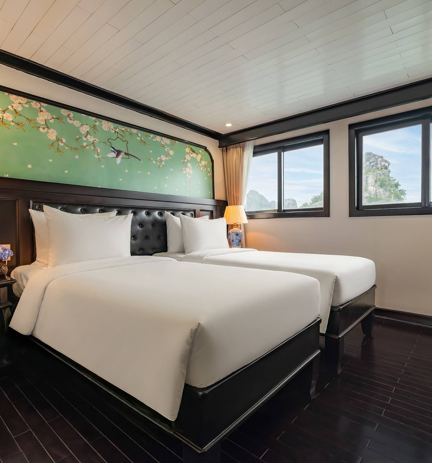 Cozy Bay Grand Cruise