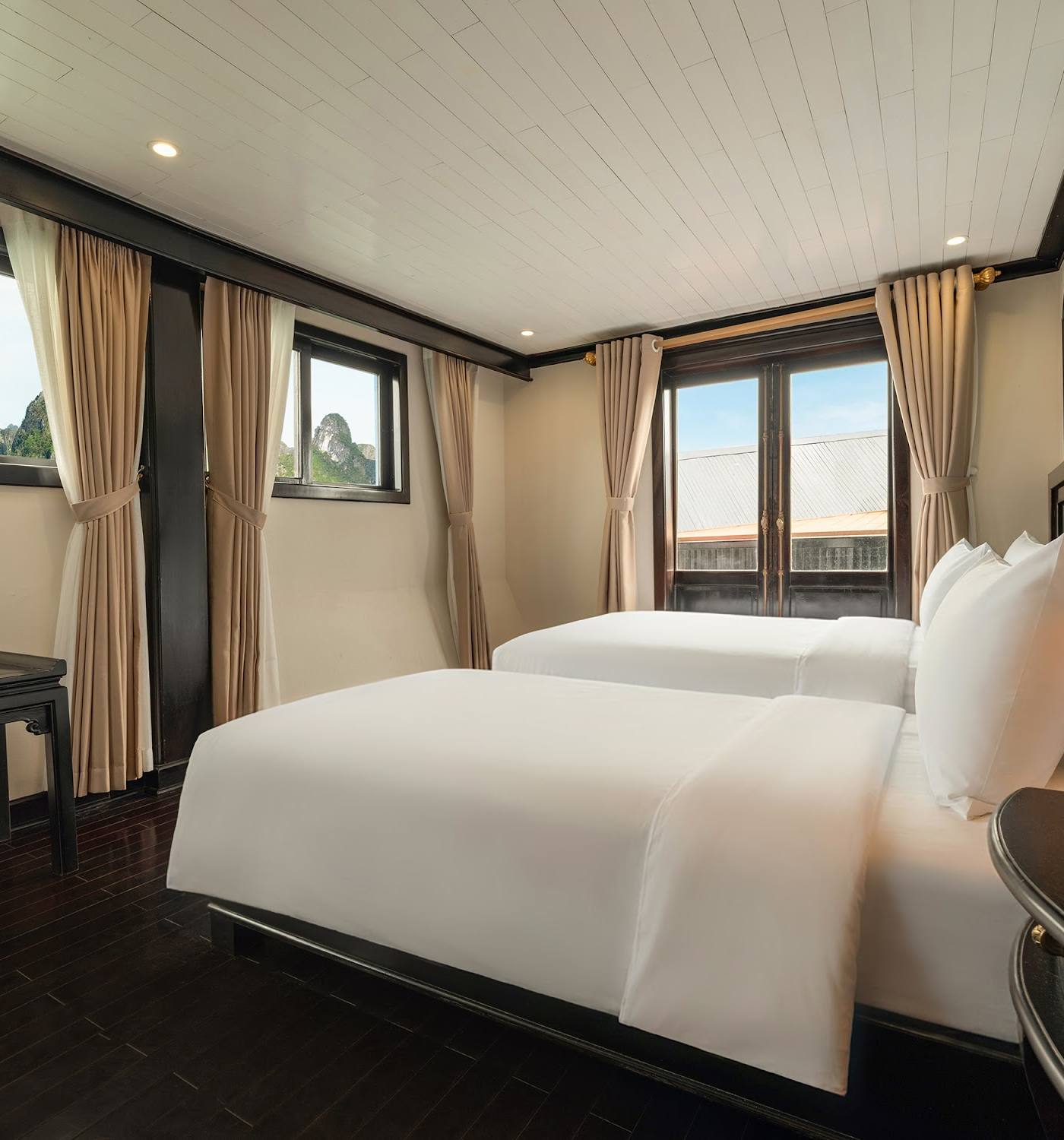 Cozy Bay Grand Cruise
