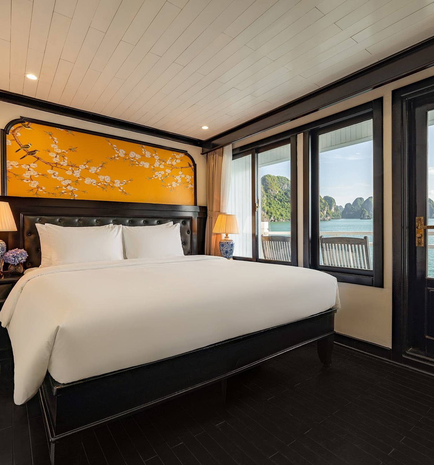 Cozy Bay Grand Cruise