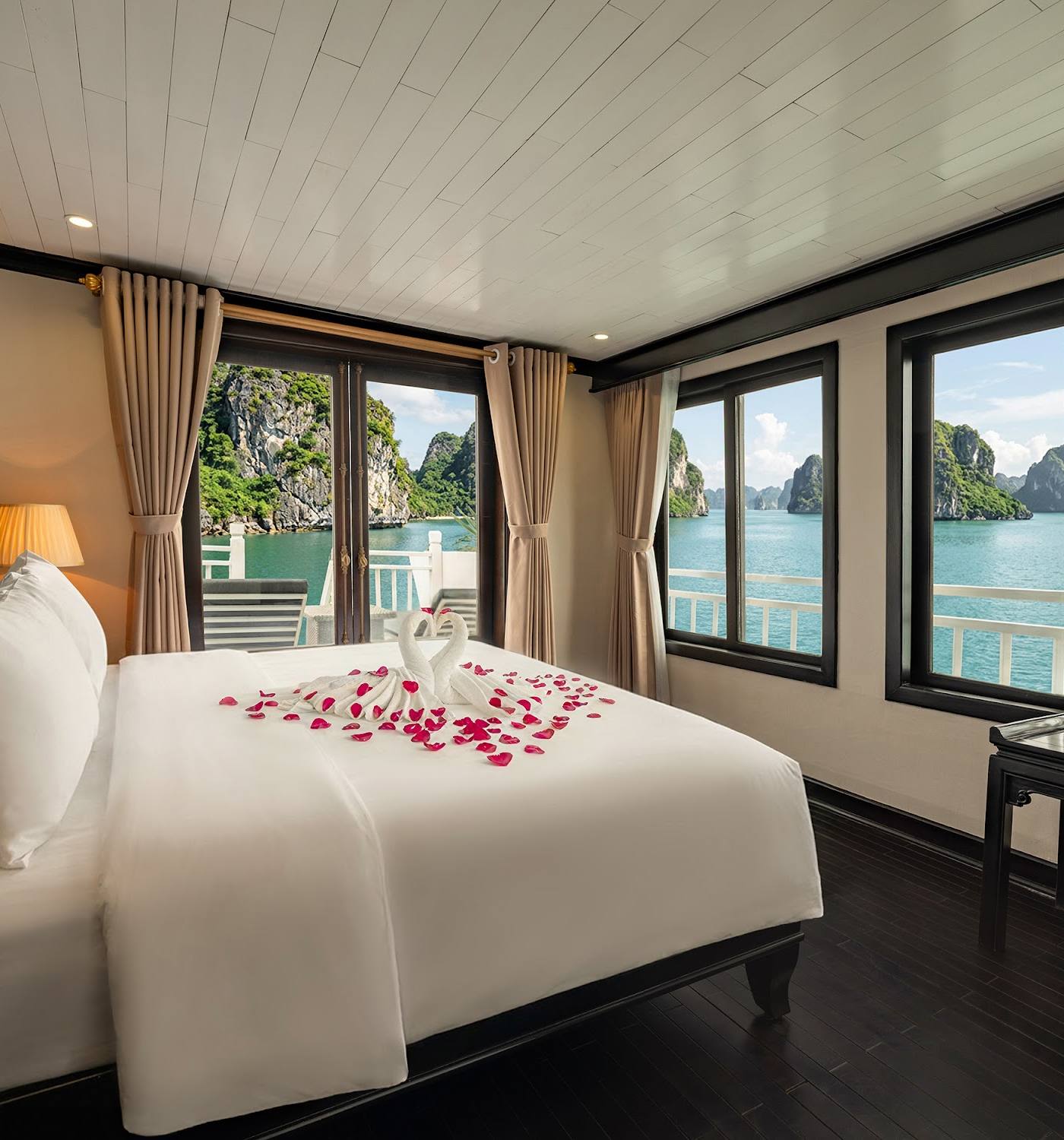 Cozy Bay Grand Cruise