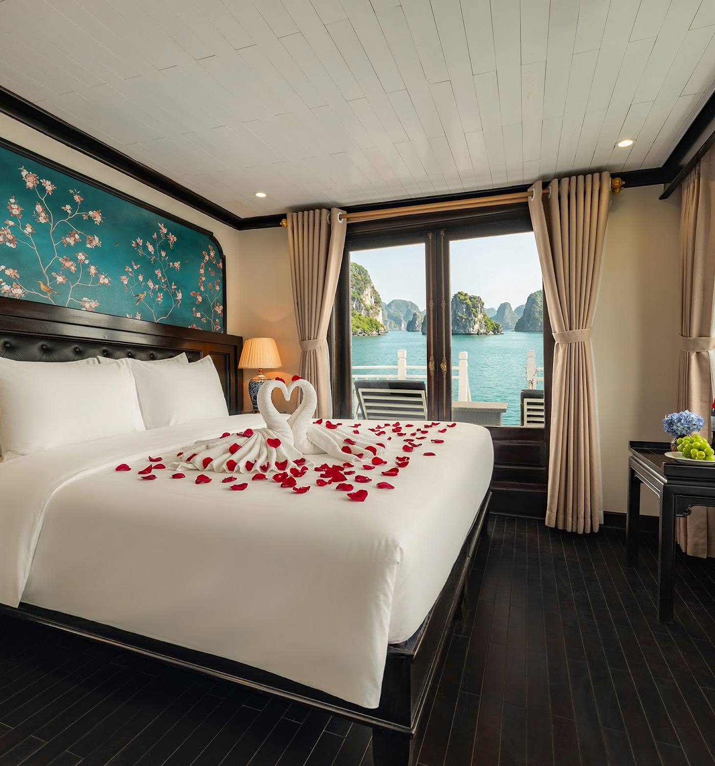 Cozy Bay Grand Cruise