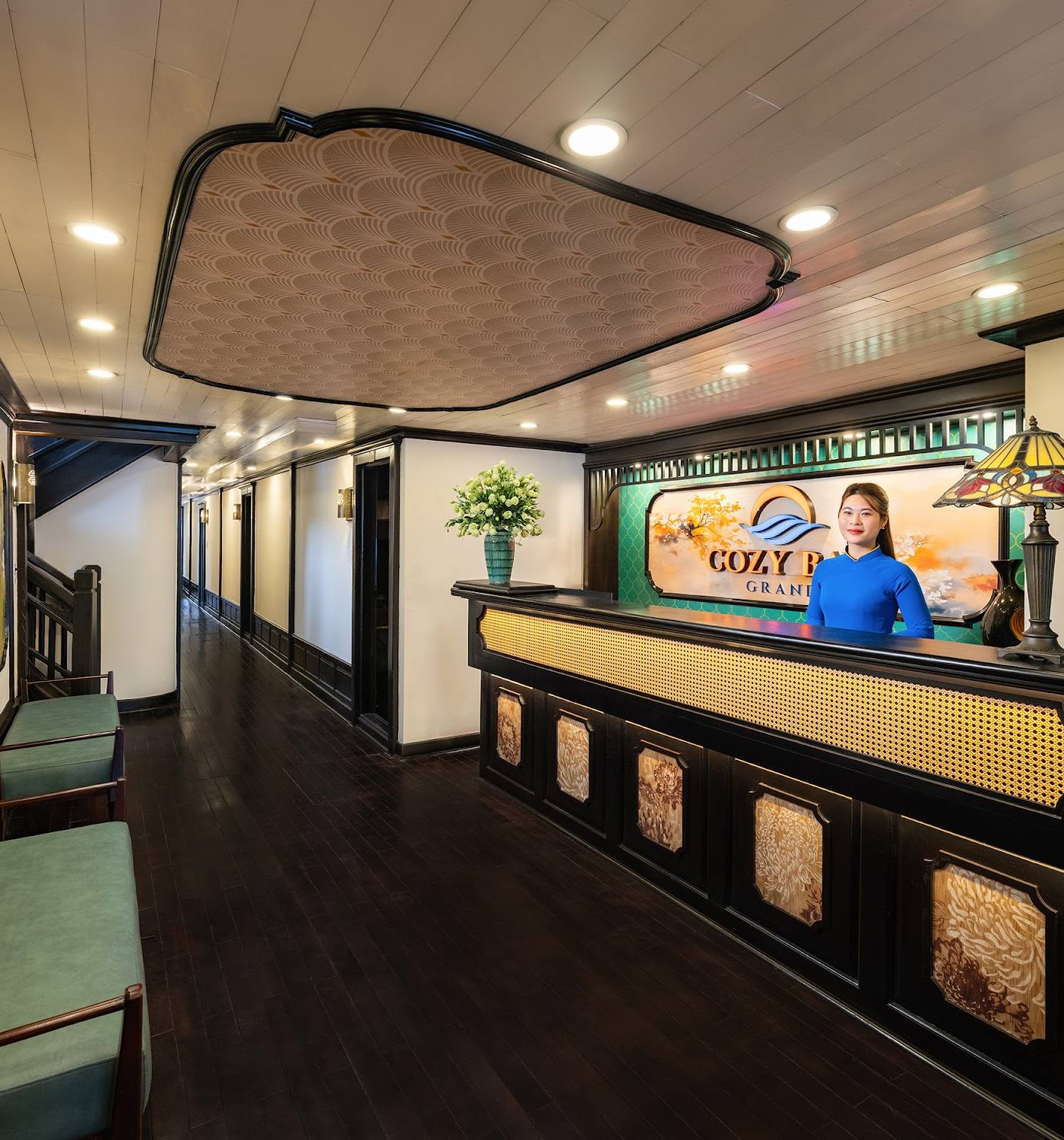 Cozy Bay Grand Cruise
