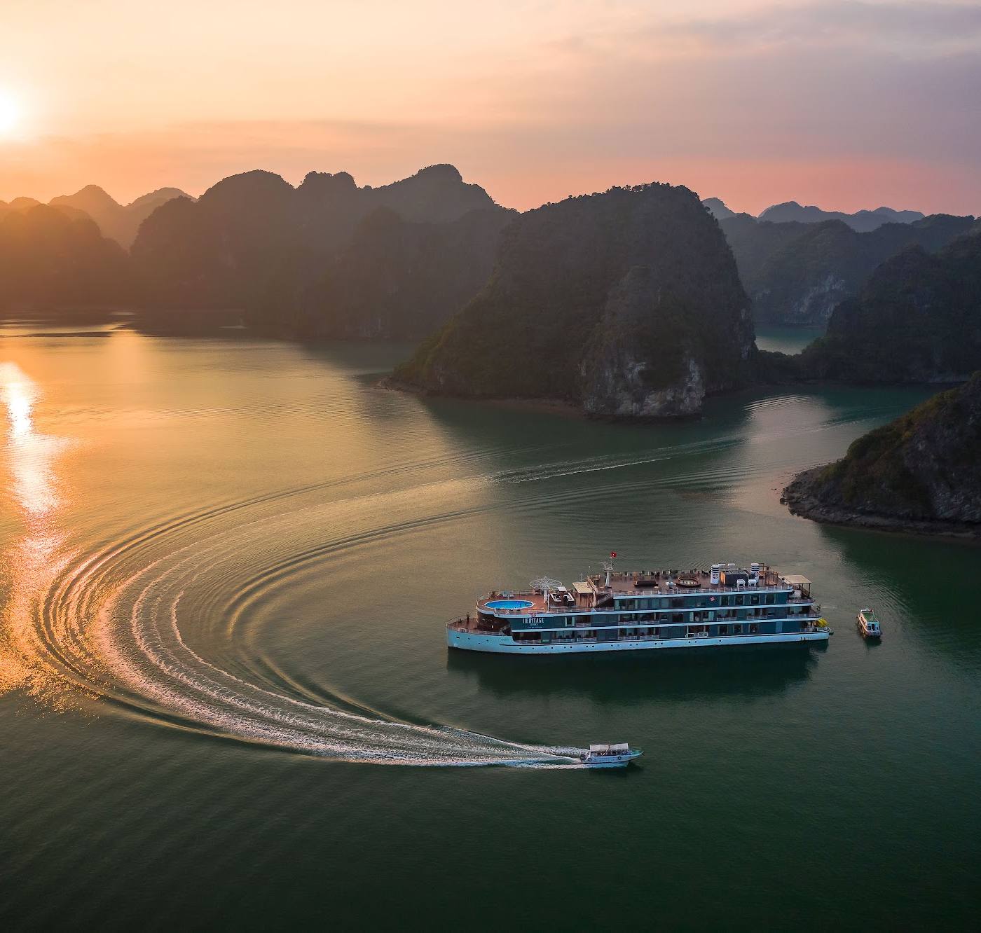 Heritage Bình Chuẩn Cruise
