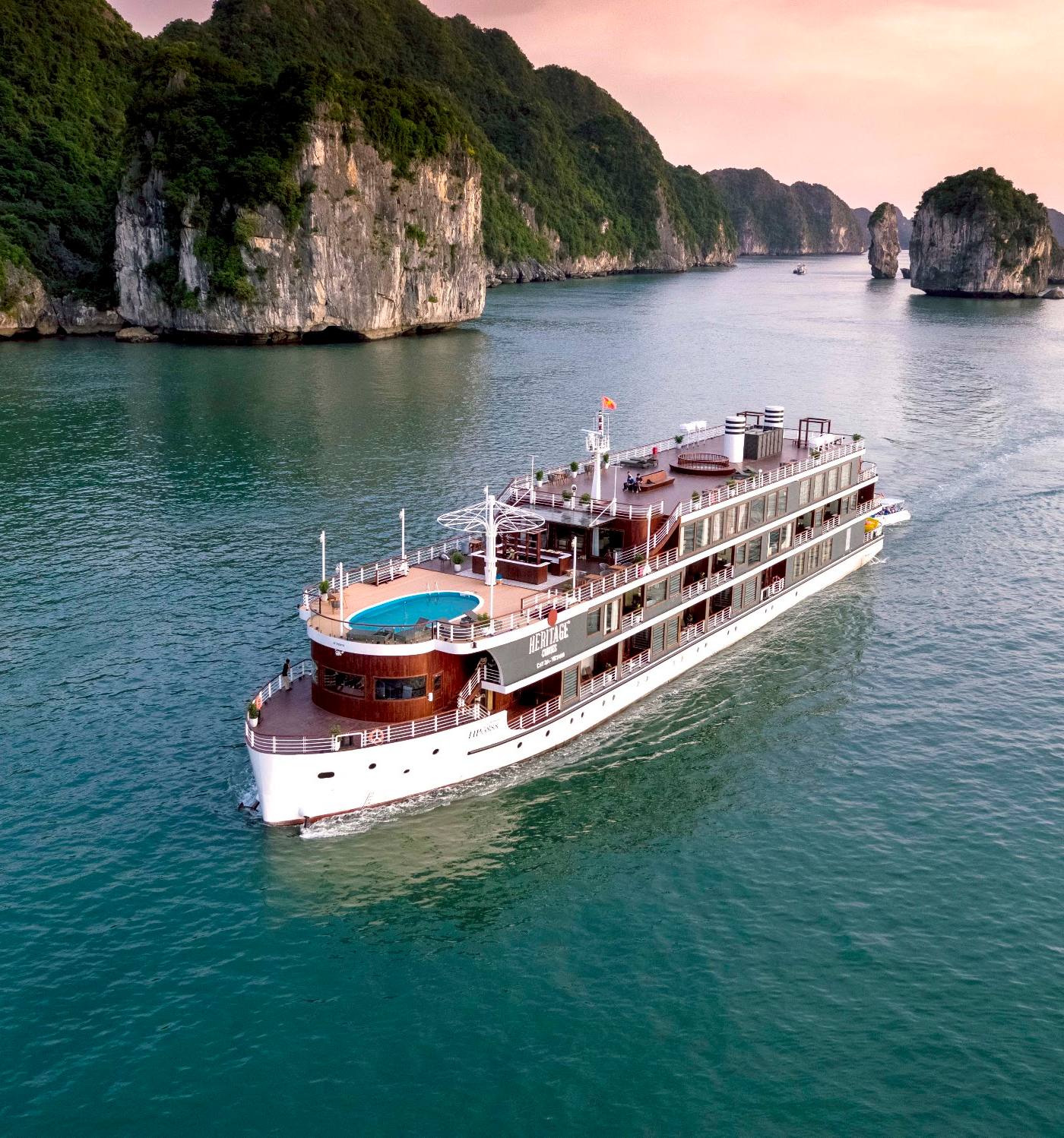 Heritage Bình Chuẩn Cruise