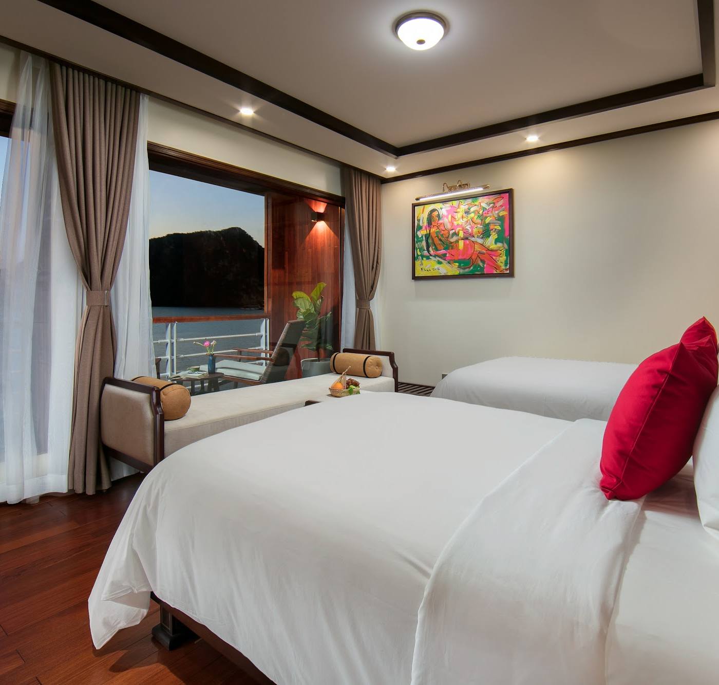 Heritage Bình Chuẩn Cruise