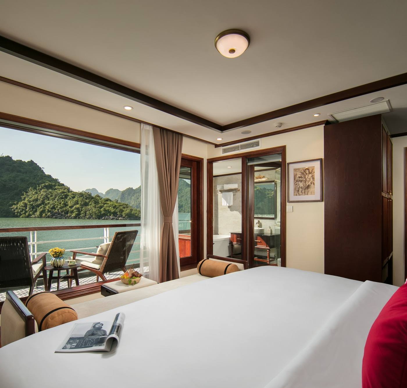 Heritage Bình Chuẩn Cruise