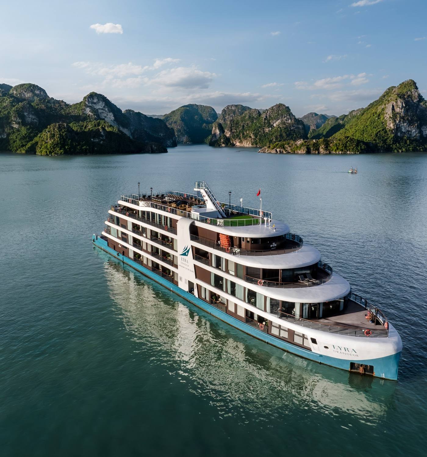 Lyra Grandeur Cruise
