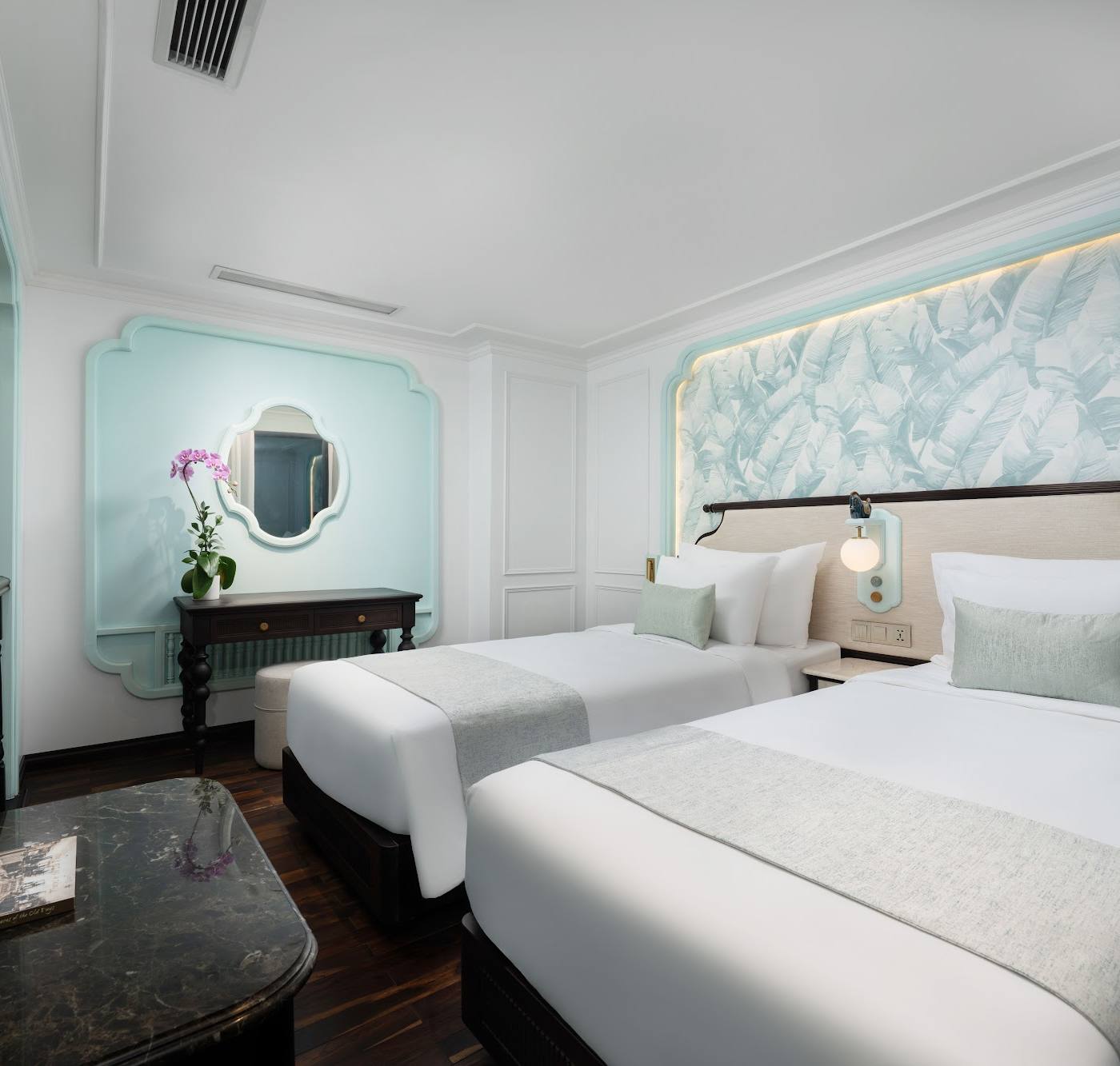 Lyra Grandeur Cruise