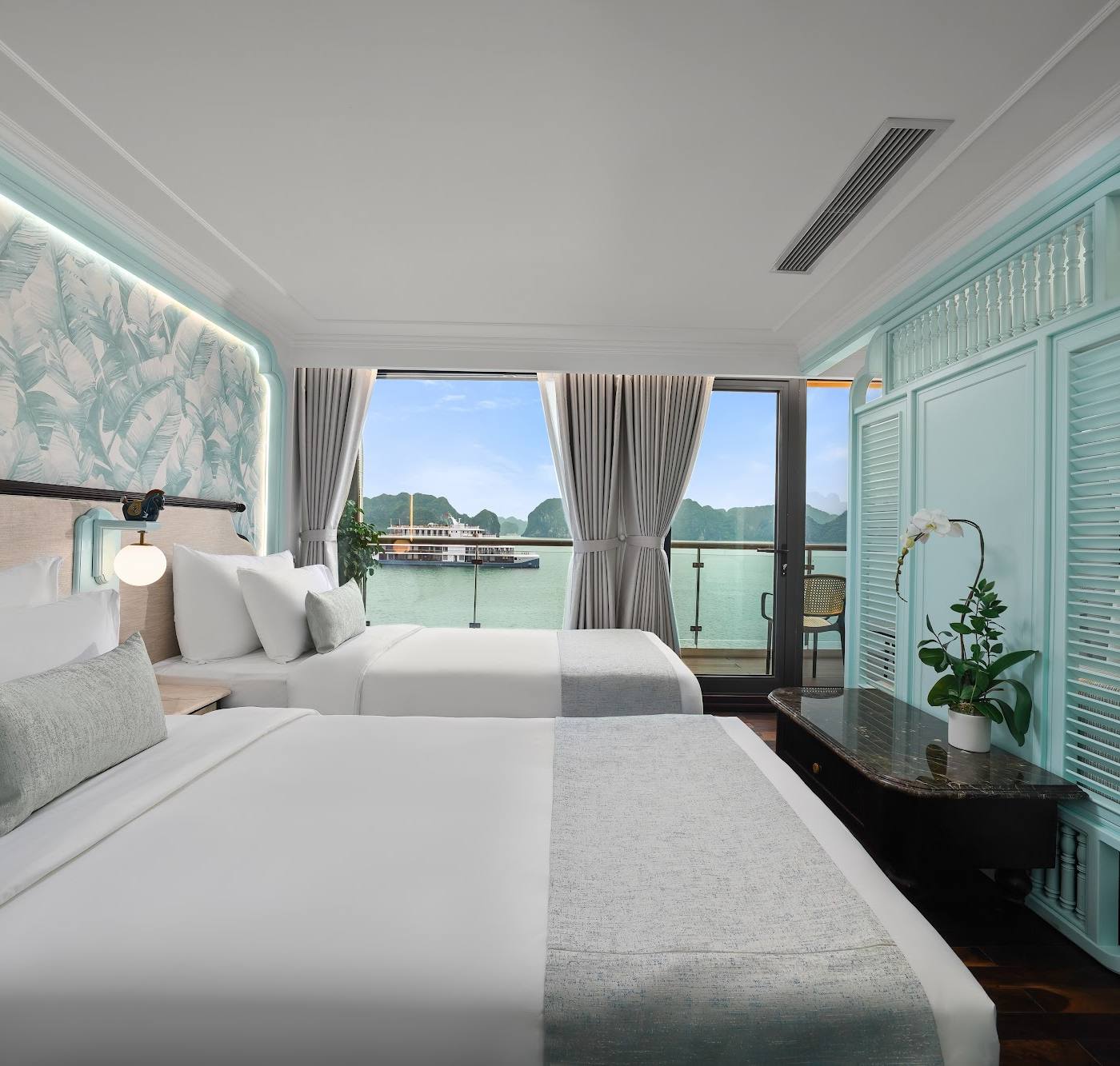 Lyra Grandeur Cruise