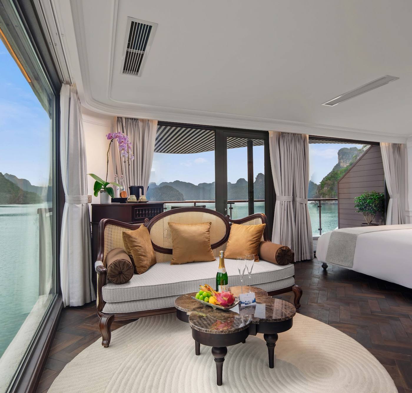 Lyra Grandeur Cruise