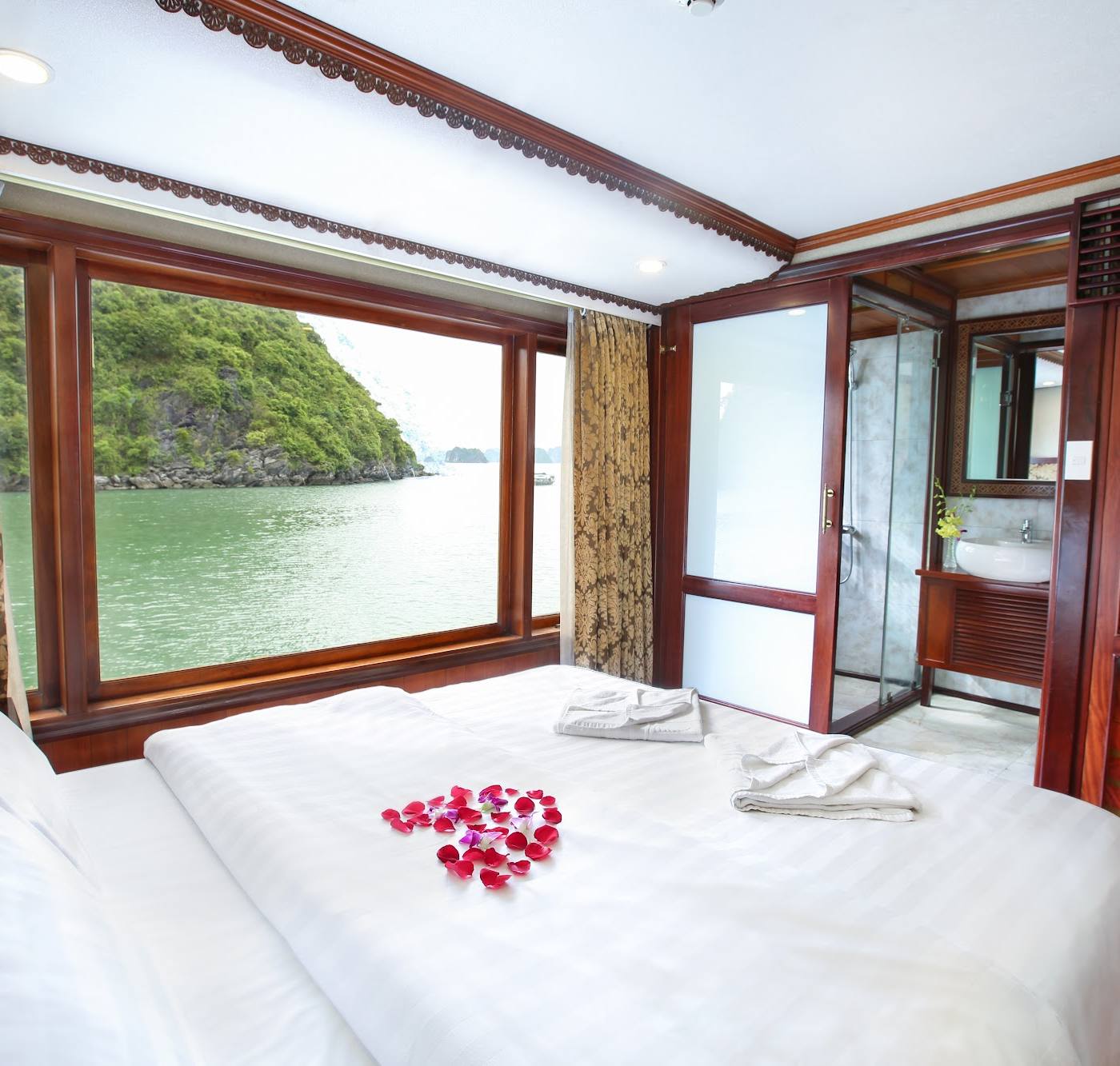 Oriental Sails Cruise