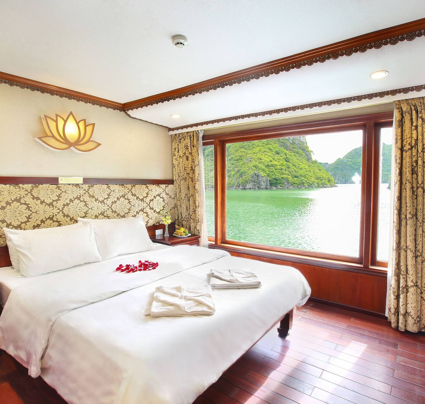 Oriental Sails Cruise