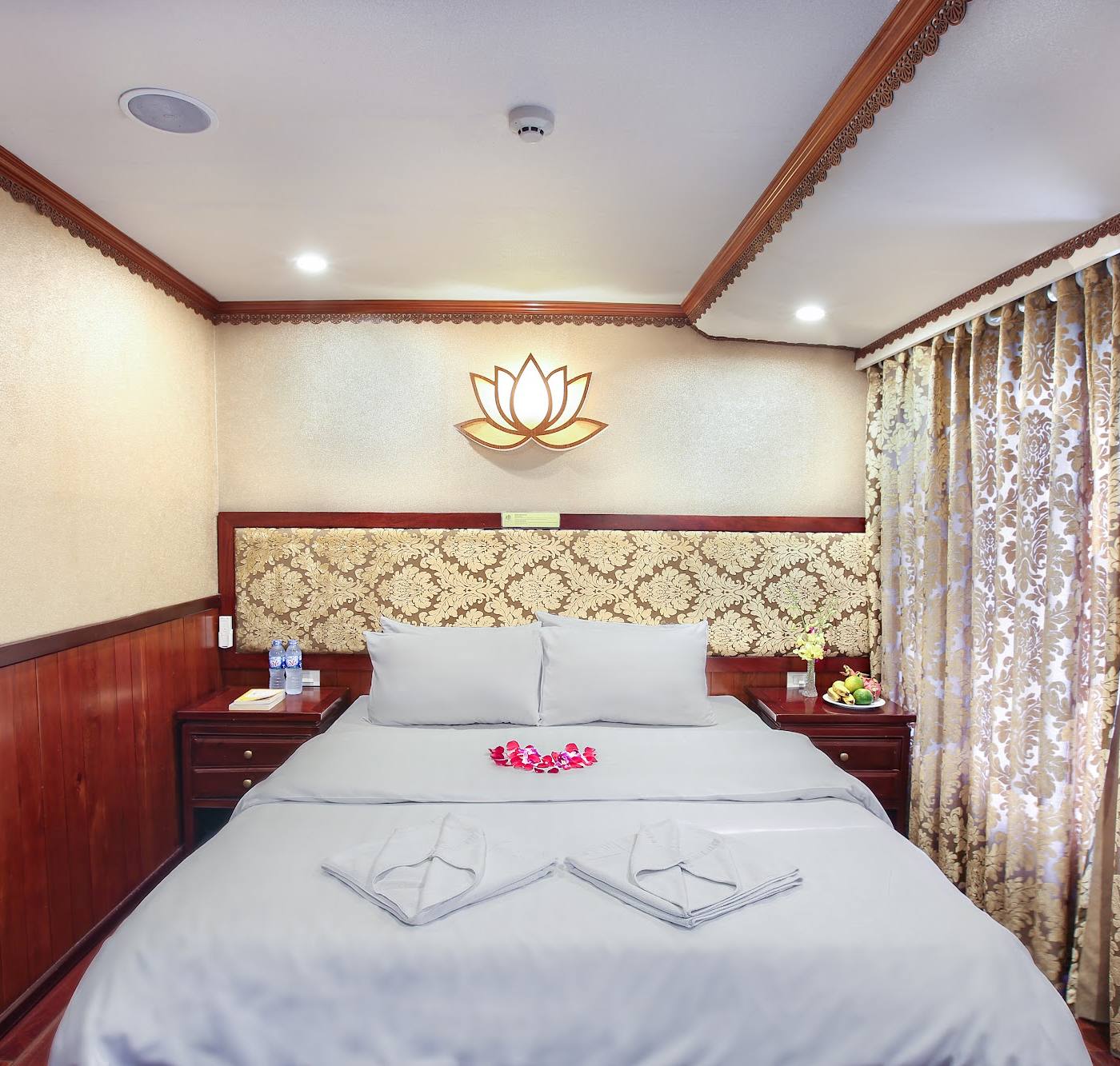Oriental Sails Cruise