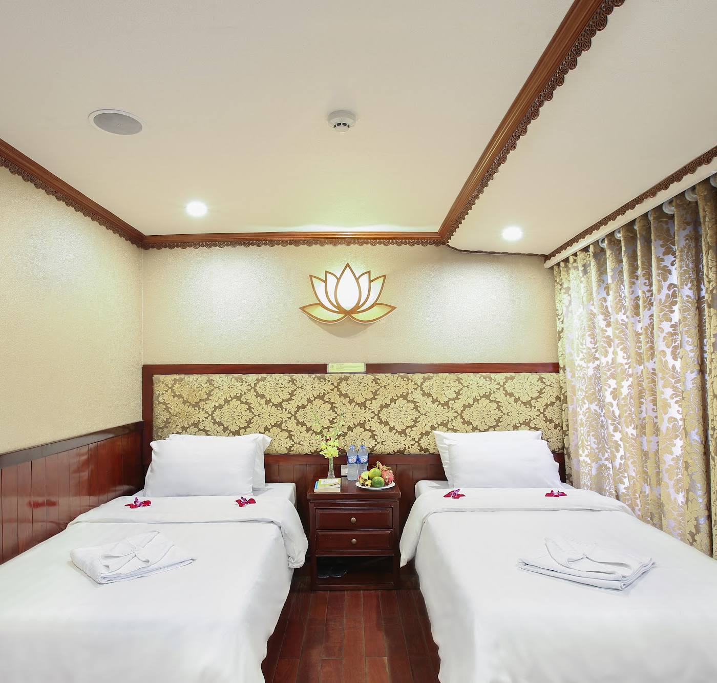Oriental Sails Cruise