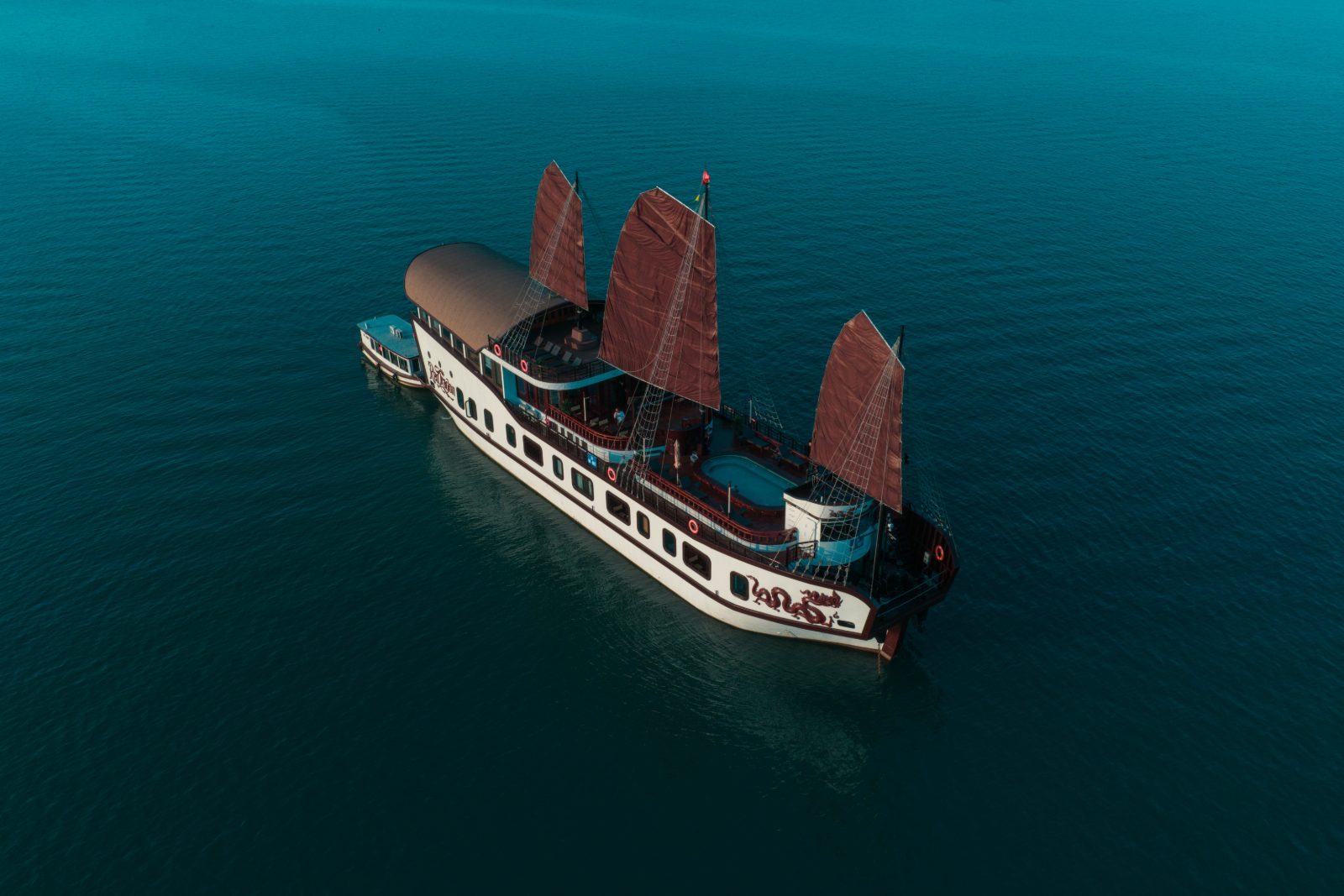 2 Days / 1 Night Cruises