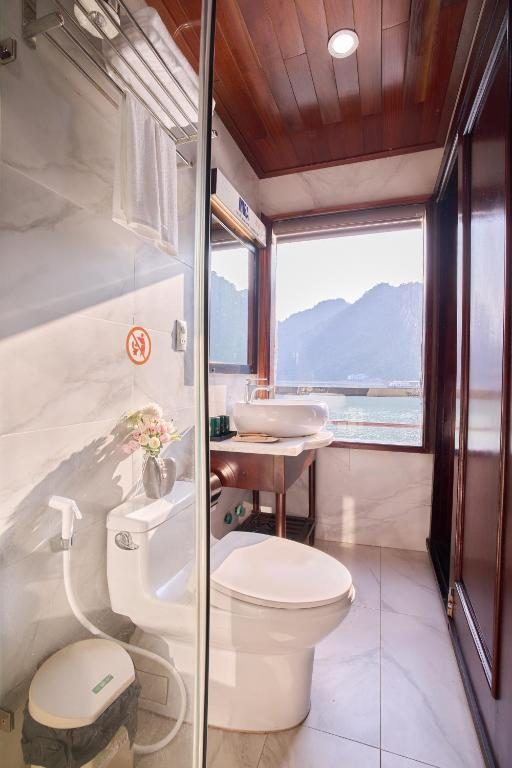 Aqua Elegance Cruise