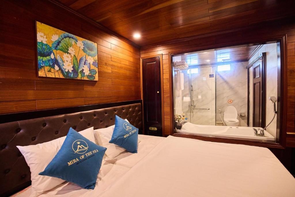 Aqua Elegance Cruise