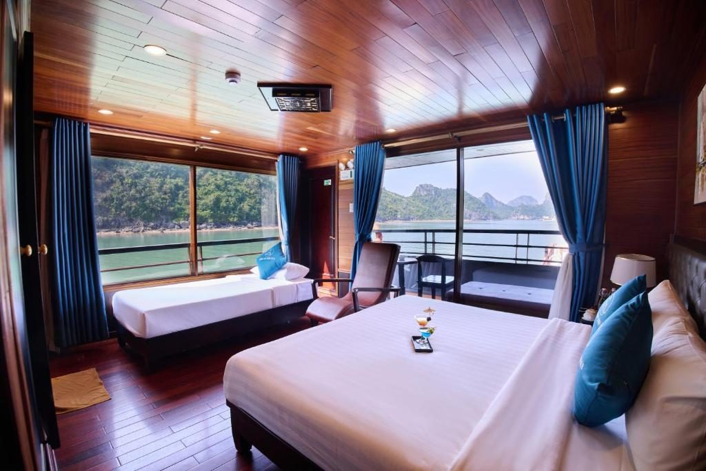 Aqua Elegance Cruise