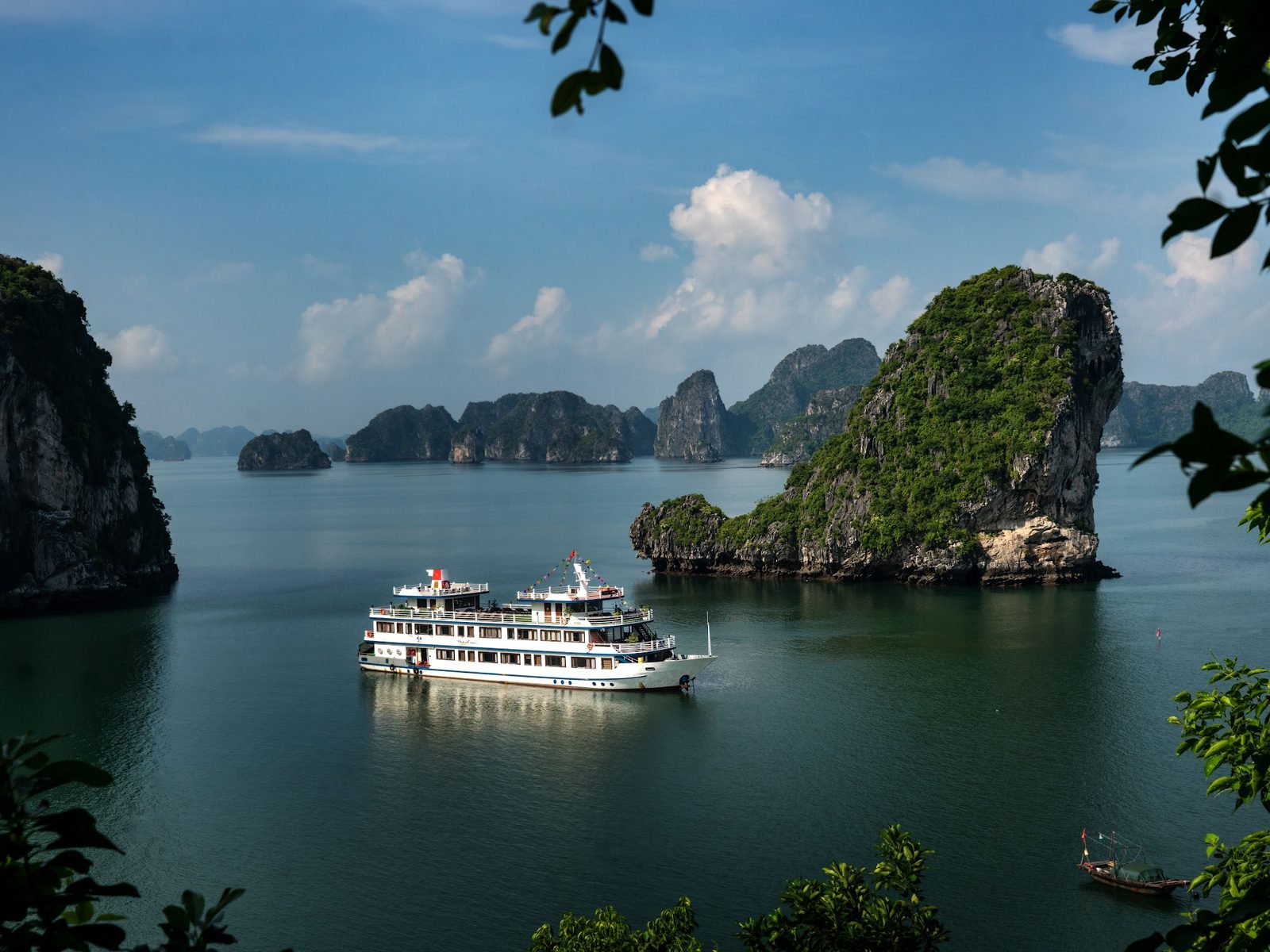 2 Days / 1 Night Cruises
