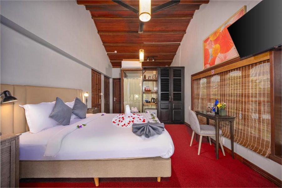 Hoianbang Beach Front Villa - Sea View Double with Balcony