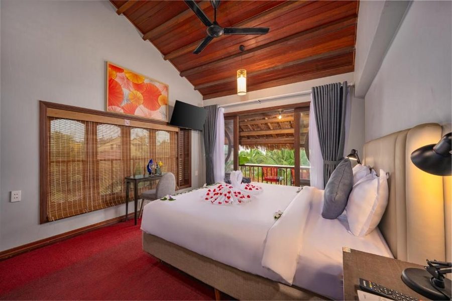 Hoianbang Beach Front Villa - Sea View Double with Balcony