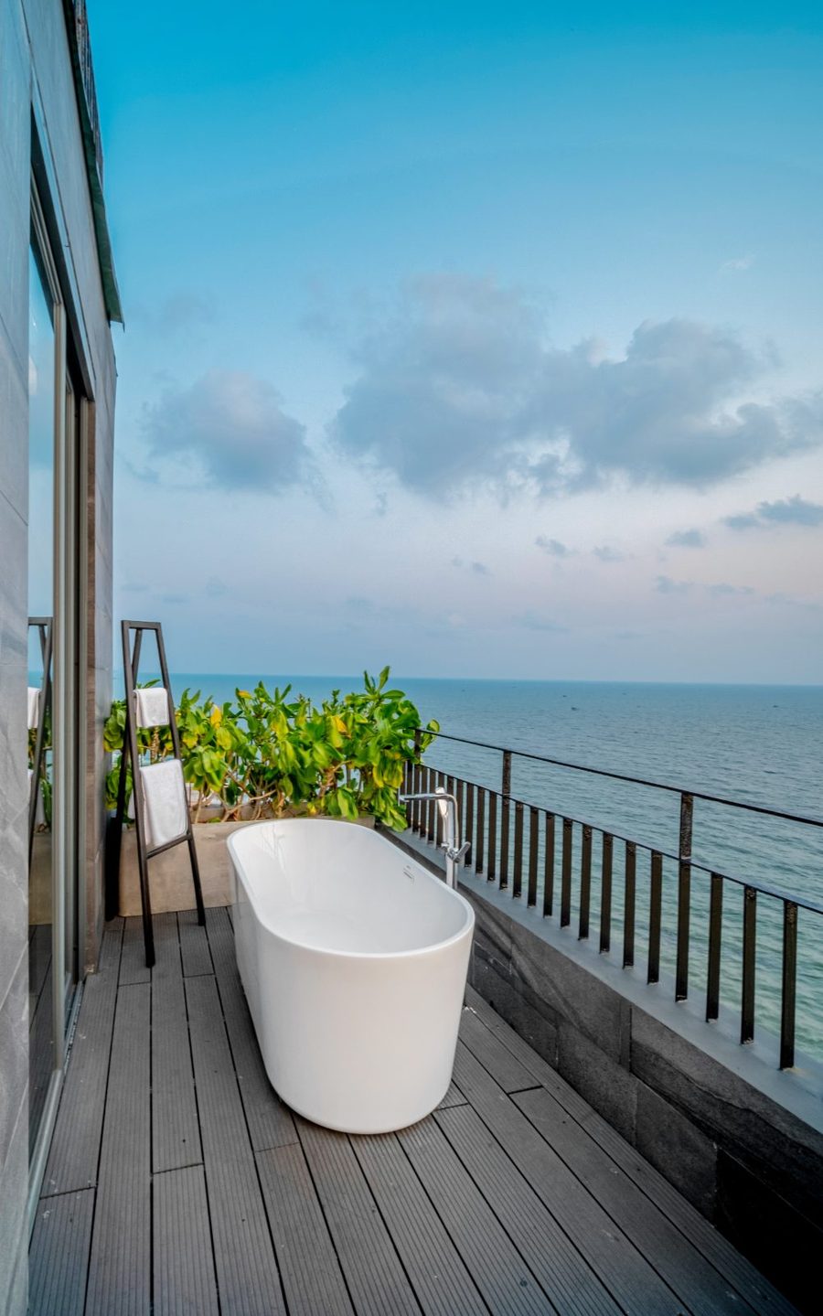 M Hotel Phu Quoc - Rooftop Ocean View Suite