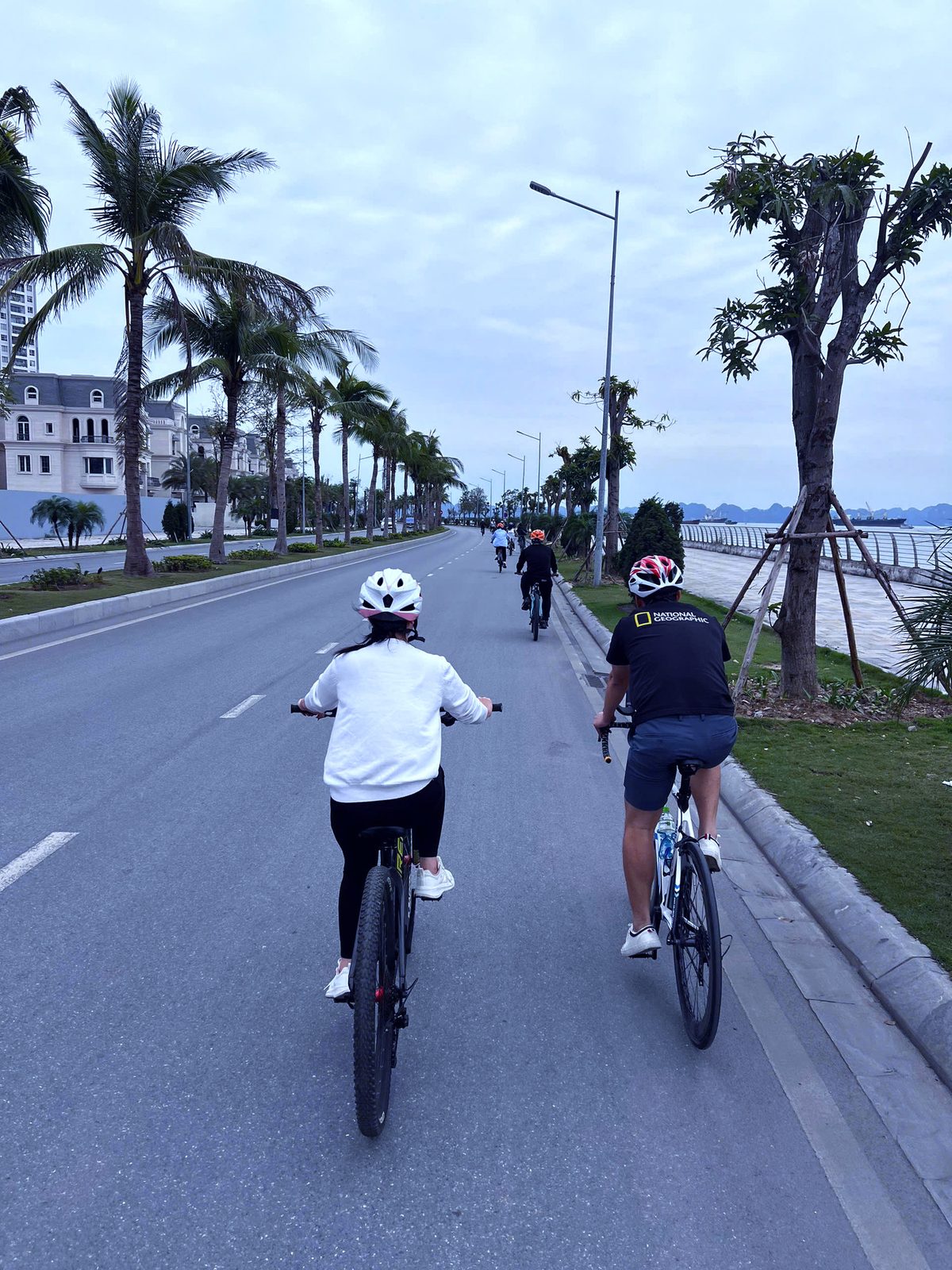Ha Long City bike tour