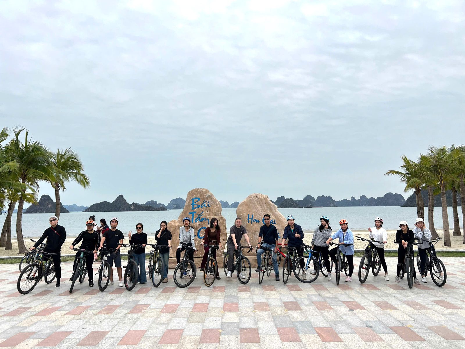 Ha Long City bike tour