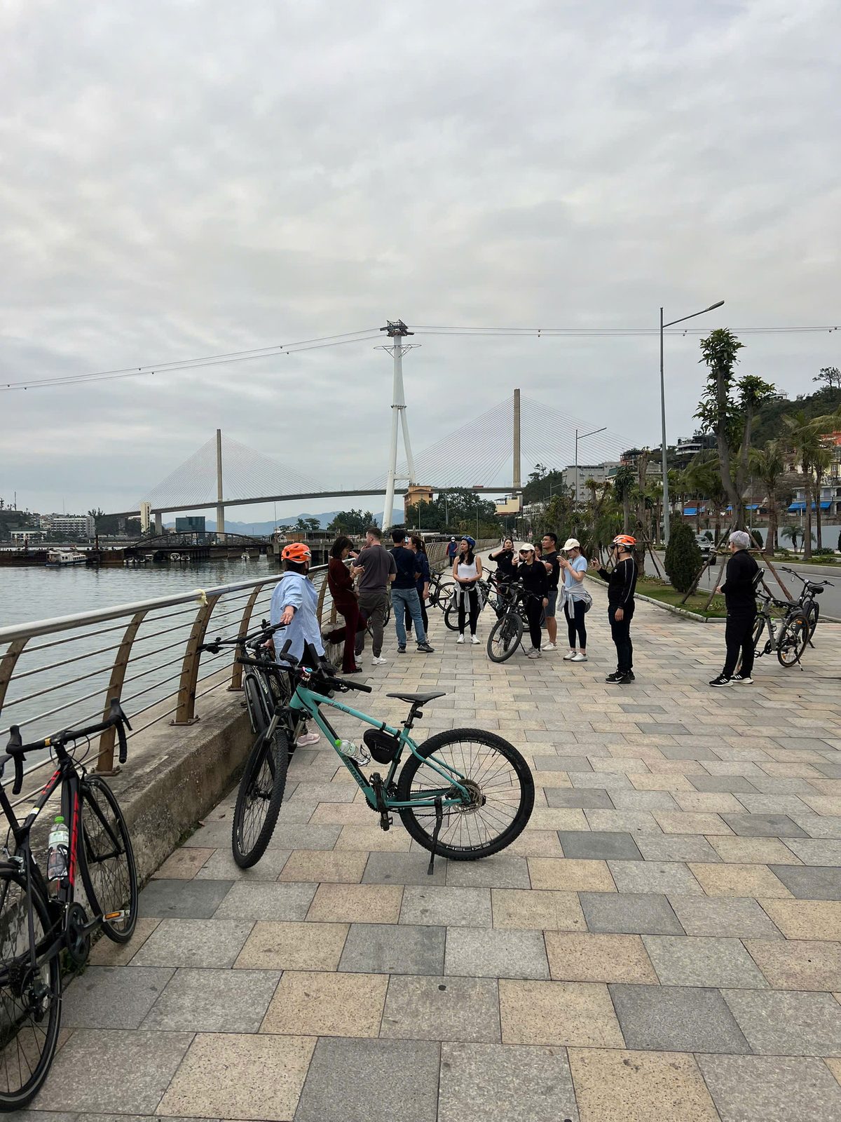 Ha Long City bike tour