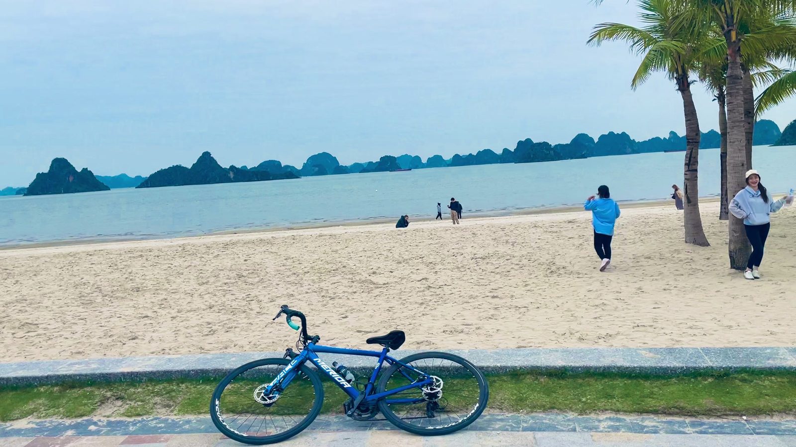Ha Long City bike tour