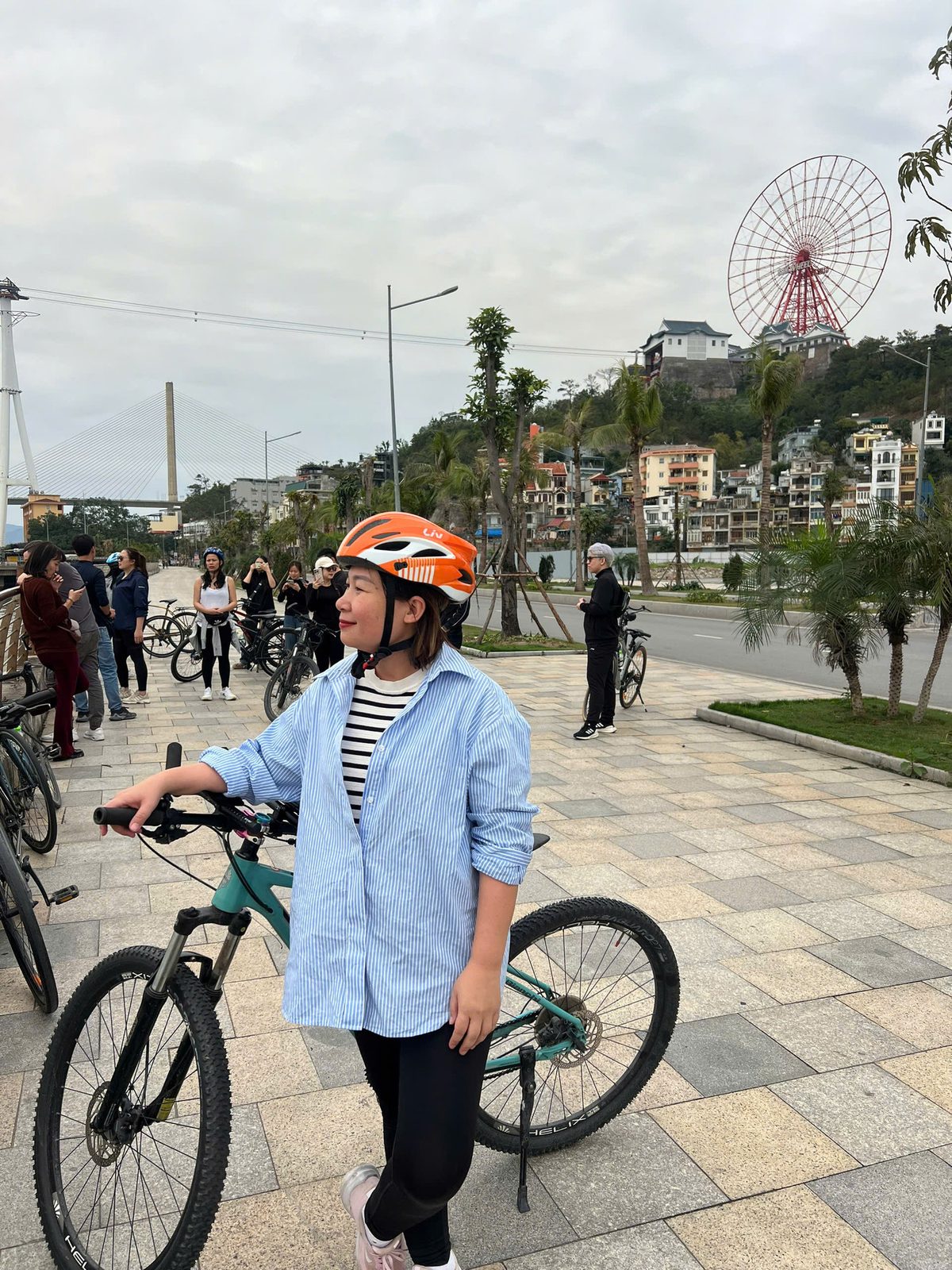 Ha Long City bike tour