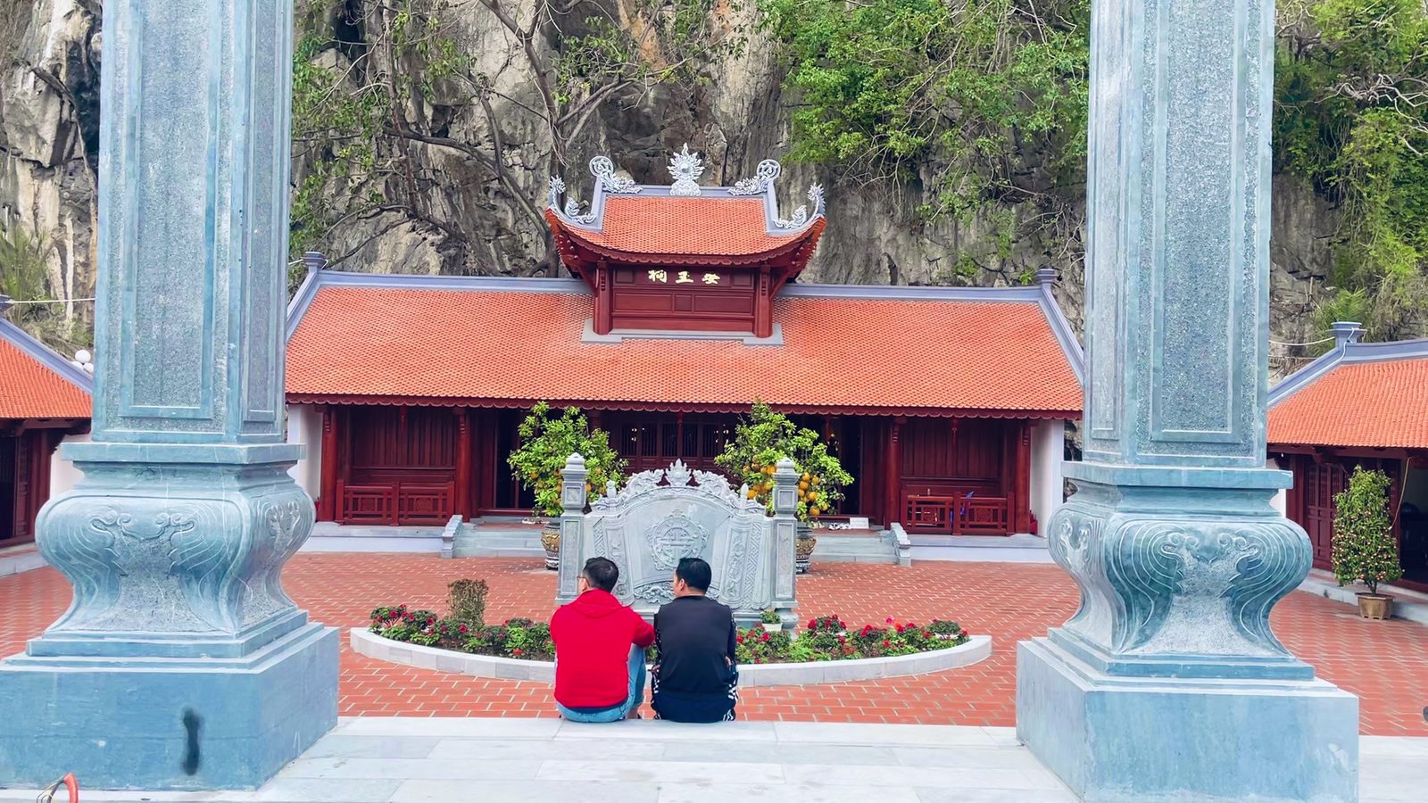 Ha Long City bike tour