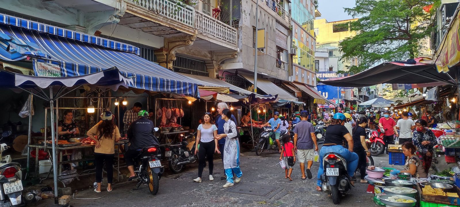 Saigon Night Scooter & Street Food Experience photo 1