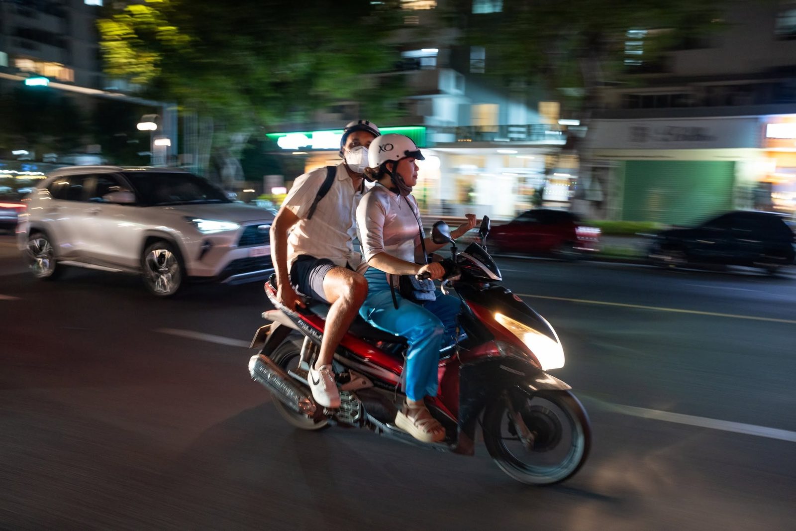 Saigon Night Scooter & Street Food Experience photo 10