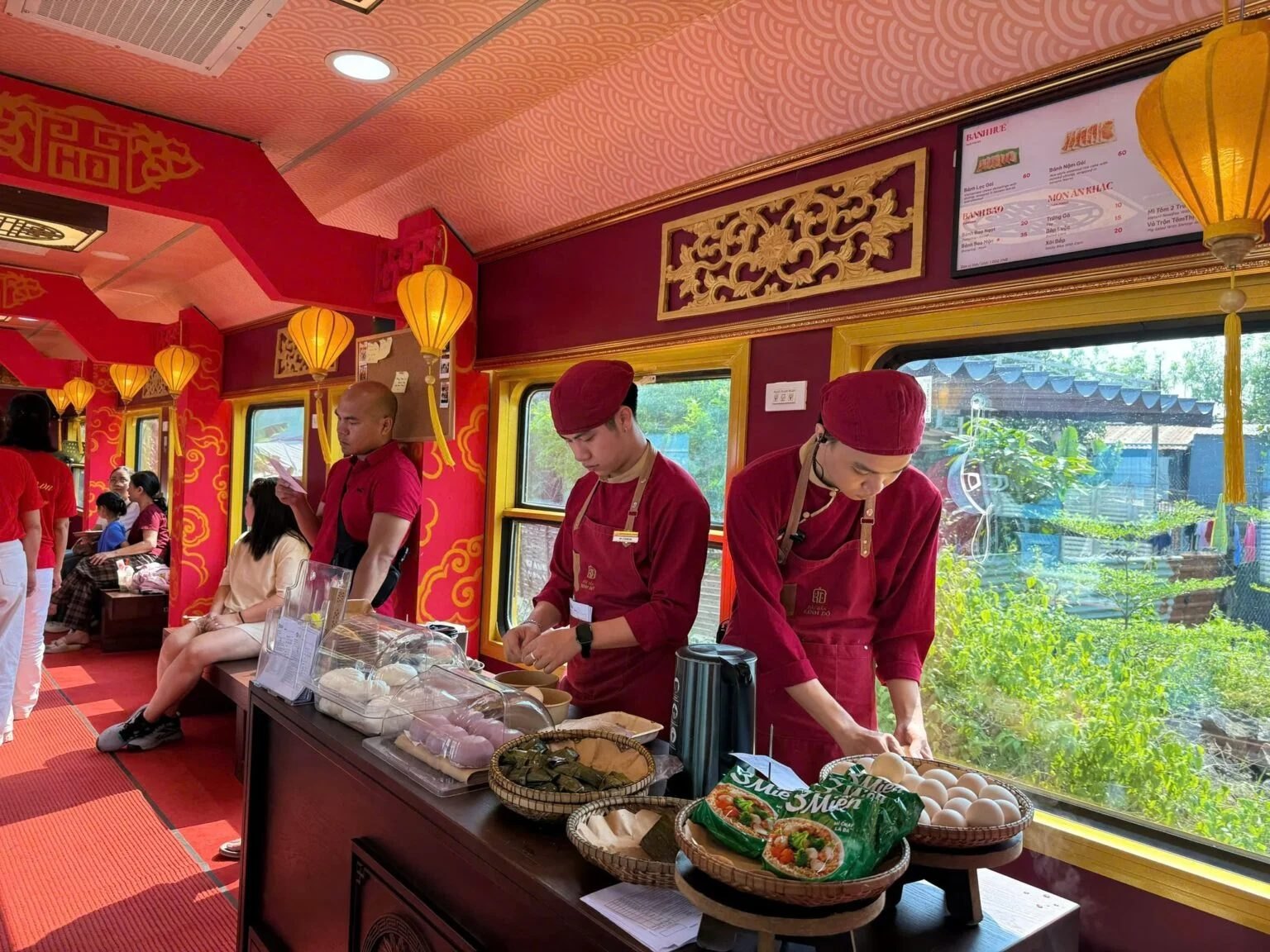 Hue ⇄ Da Nang Heritage Train photo 4