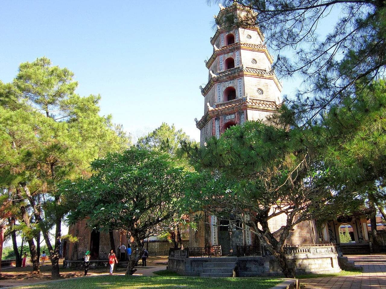 Hue Heritage Tour by Private Car & Dragon Boat photo 3
