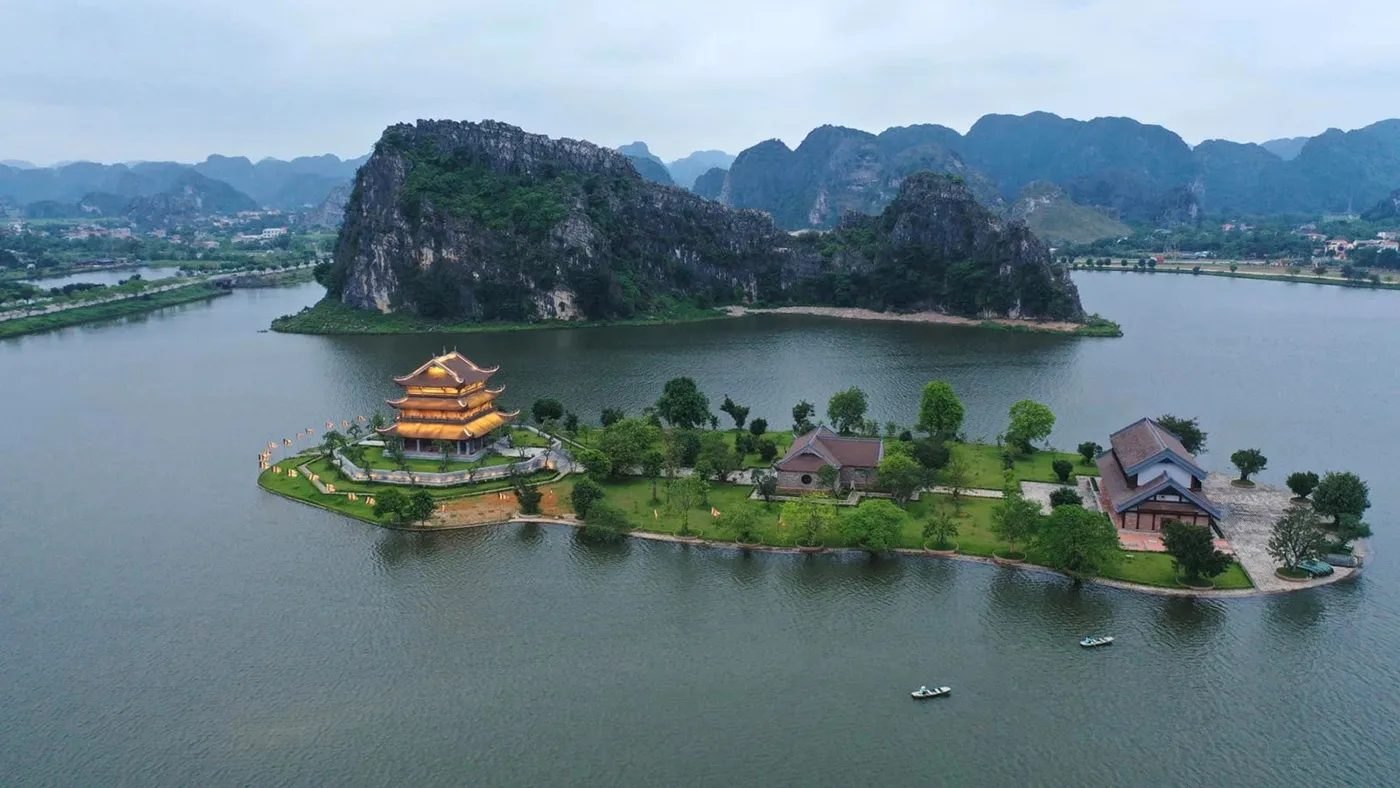 Bai Dinh Pagoda, Trang An & Mua Cave photo 5
