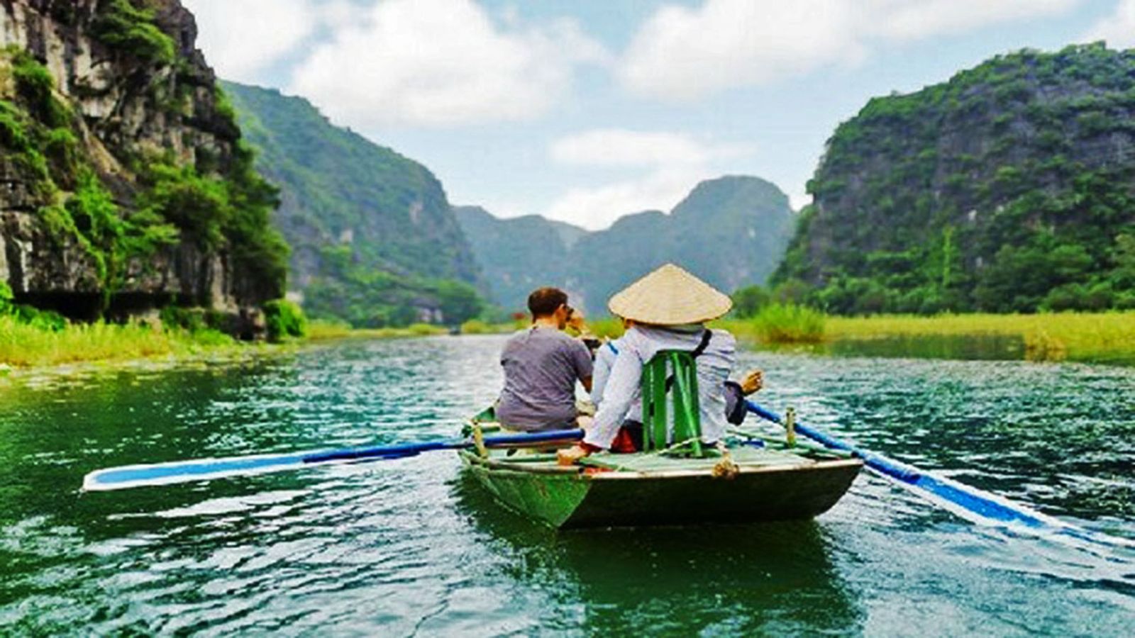 Ninh Binh group tour — scenery and activities
