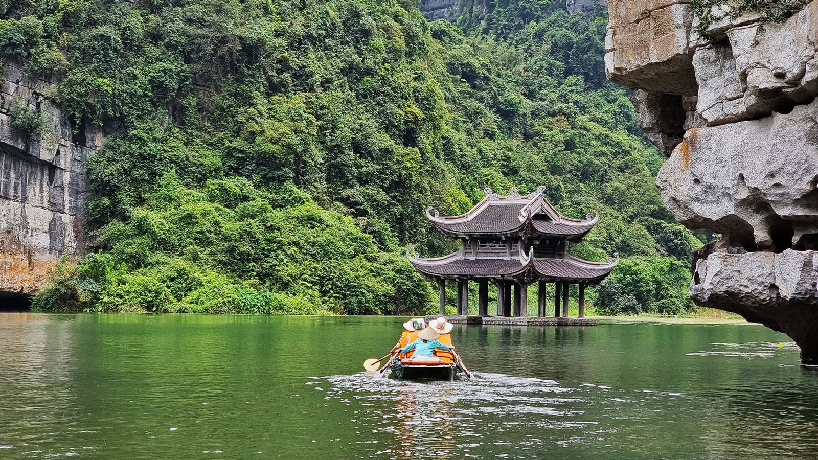 Trang An, Ninh Binh group tour