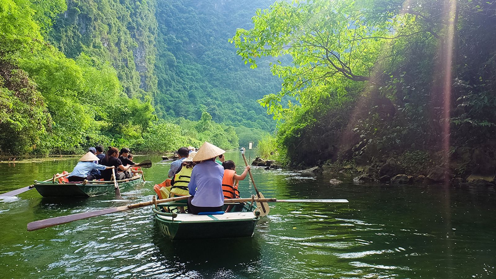 Ninh Binh group tour — scenery and activities