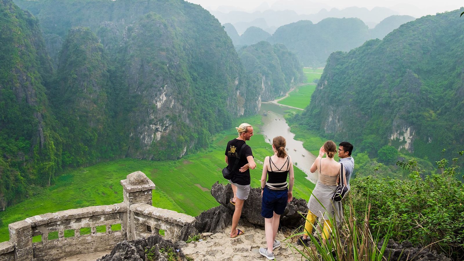 Ninh Binh group tour — scenery and activities