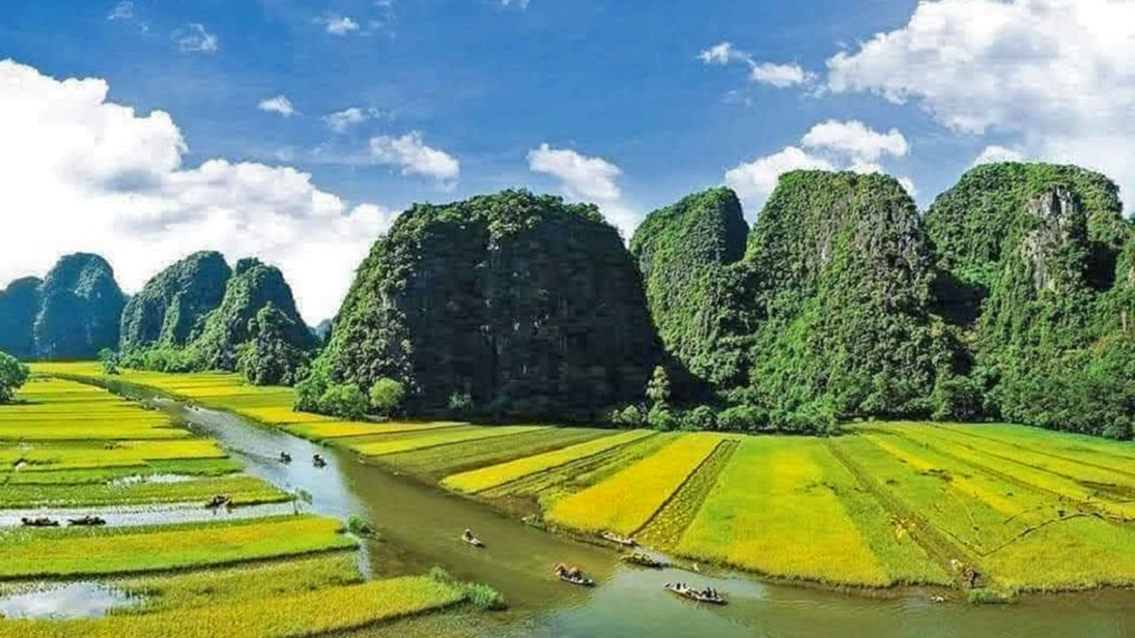 Ninh Binh group tour — scenery and activities