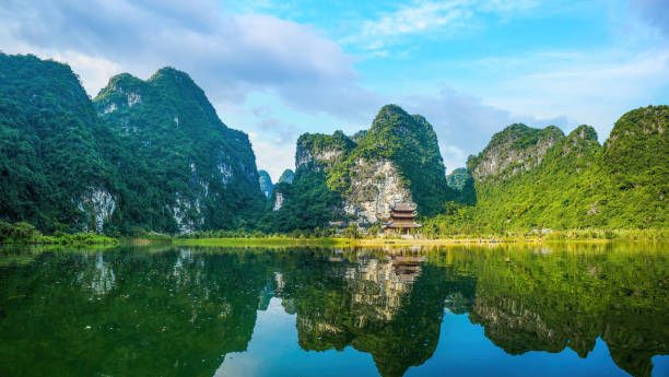 Ninh Binh heritage tour — temples and limestone scenery
