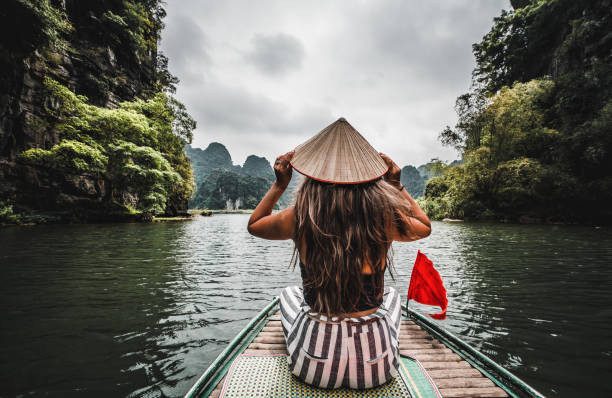 Ninh Binh heritage tour — temples and limestone scenery