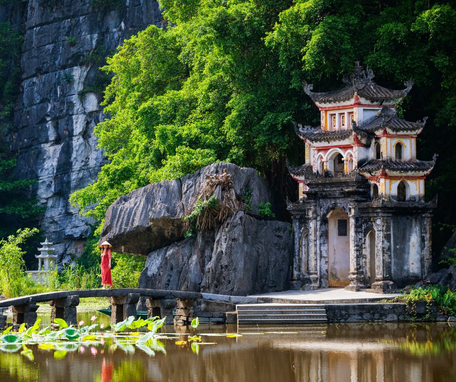 Ninh Binh heritage tour — temples and limestone scenery